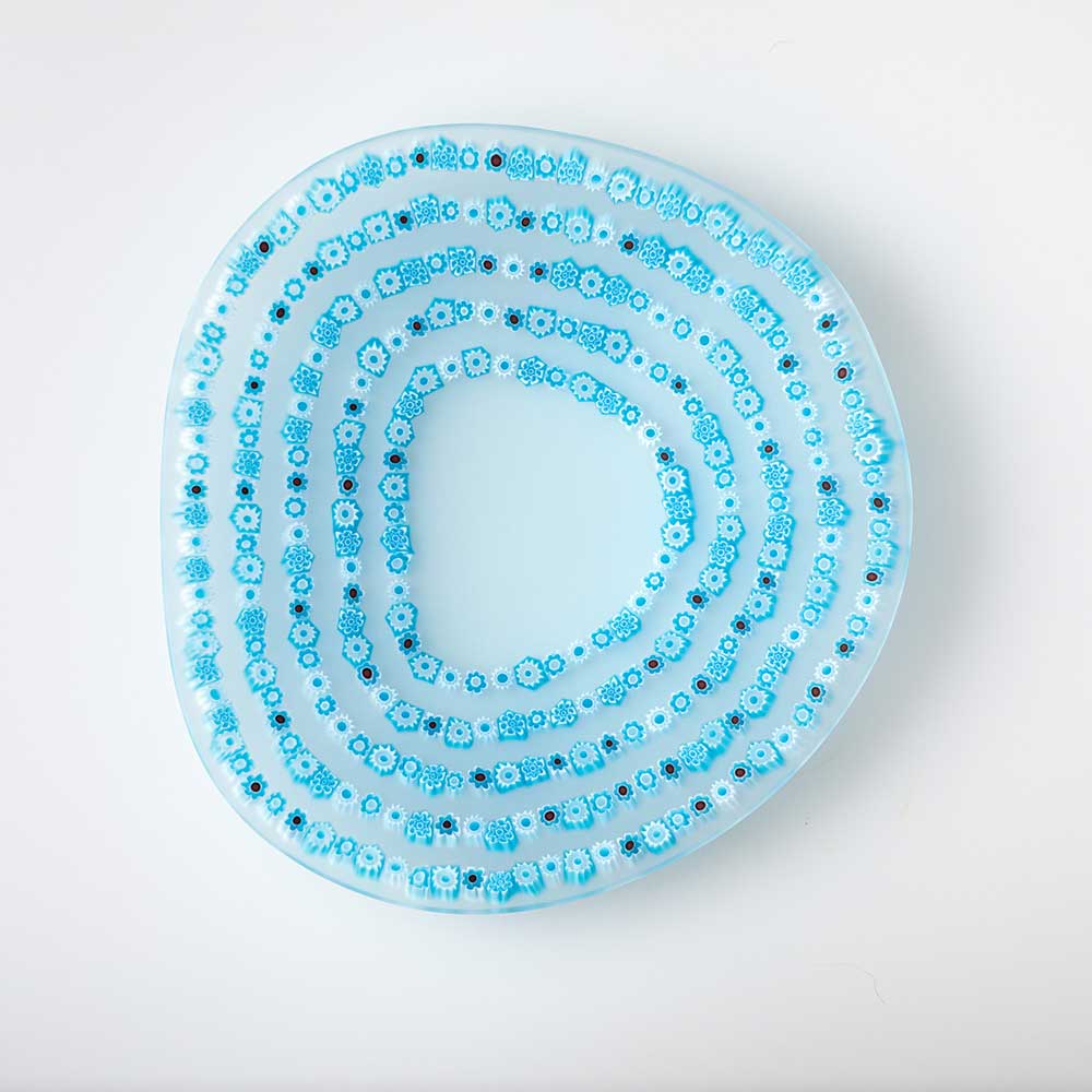Ercole-Moretti-Design-collection-piatto-di-design-in-vetro-di-Murano-glass-designer-plate-Circles_19_216_2.jpg Piatto Circles d'eau in murrine azzurre ø 19 cm - immagine 1