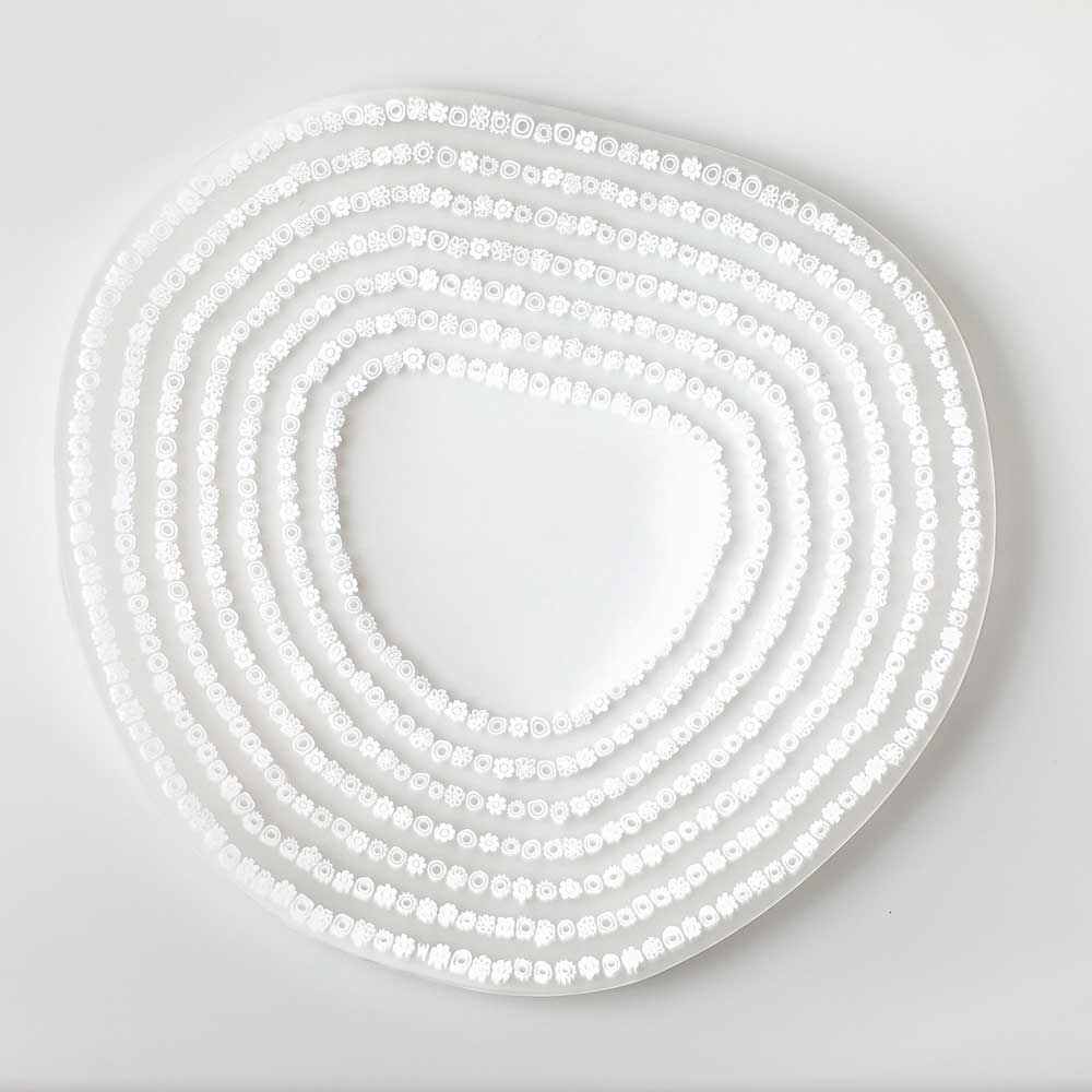 Ercole-Moretti-Design-collection-piatto-di-design-in-vetro-di-Murano-glass-designer-plate-Circles_30_210_2.jpg Piatto Circles d'eau in murrine bianche ø 30 cm - immagine 1