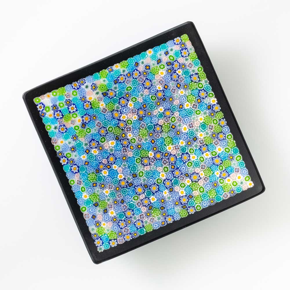 Ercole-Moretti-Frame-collection-piatto-quadrato-in-vetro-di-Murano-glass-square-plate-charlize-Frame_18_200N_2.jpg Piatto quadrato Charlize in murrine multicolor 18x18 cm - immagine 1