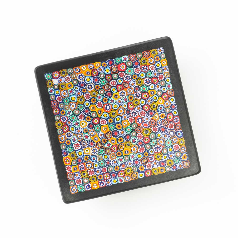 Ercole-Moretti-Frame-collection-piatto-quadrato-in-vetro-di-Murano-glass-square-plate-millefiori-Frame_14_100N_2.jpg Piatto quadrato Millefiori in murrine multicolor 14x14 cm - immagine 1