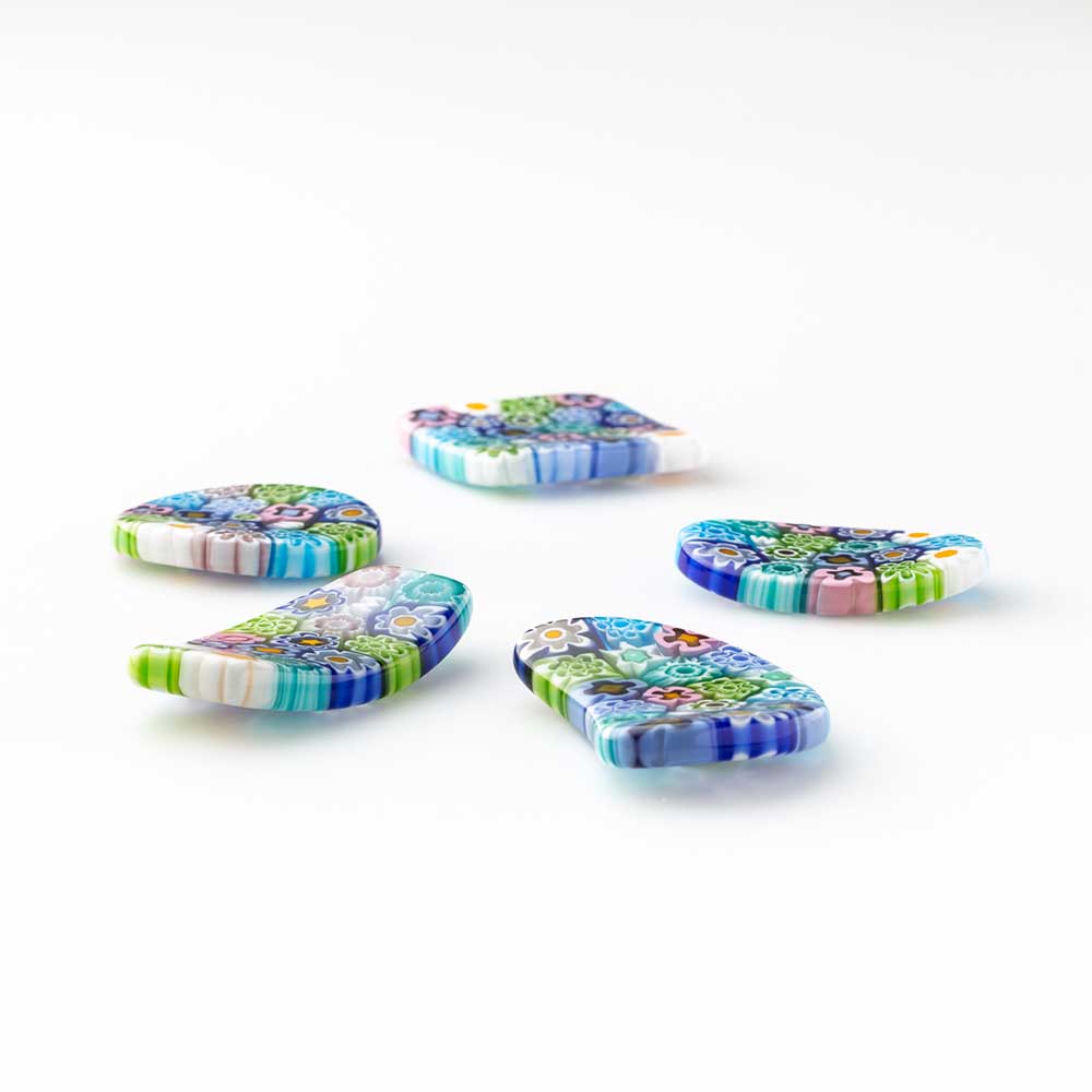 Ercole-Moretti-Hashioki-collection-poggia-bacchette-in-murrine-glass-chopstick-holders-charlize-Hashioki_SETMIX_200_1.jpg Set 5 poggia bacchette multiformi Charlize in murrine - immagine 1
