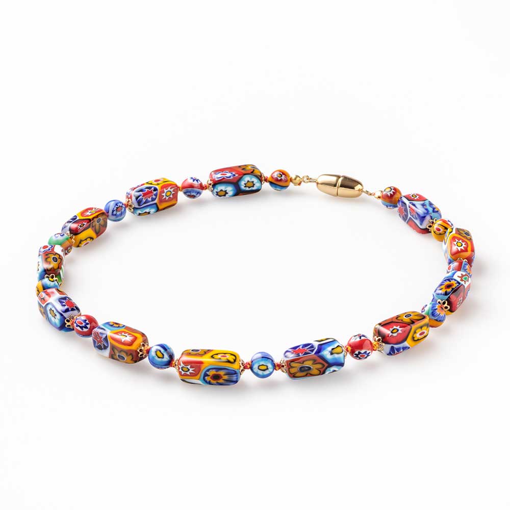 Ercole-Moretti-Venetian-Decollete-collection-collana-in-murrine-in-vetro-di-Murano-glass-necklace-Millefiori-7340_40_1.jpg Collana con perle a prisma Millefiori 40 cm - immagine 1