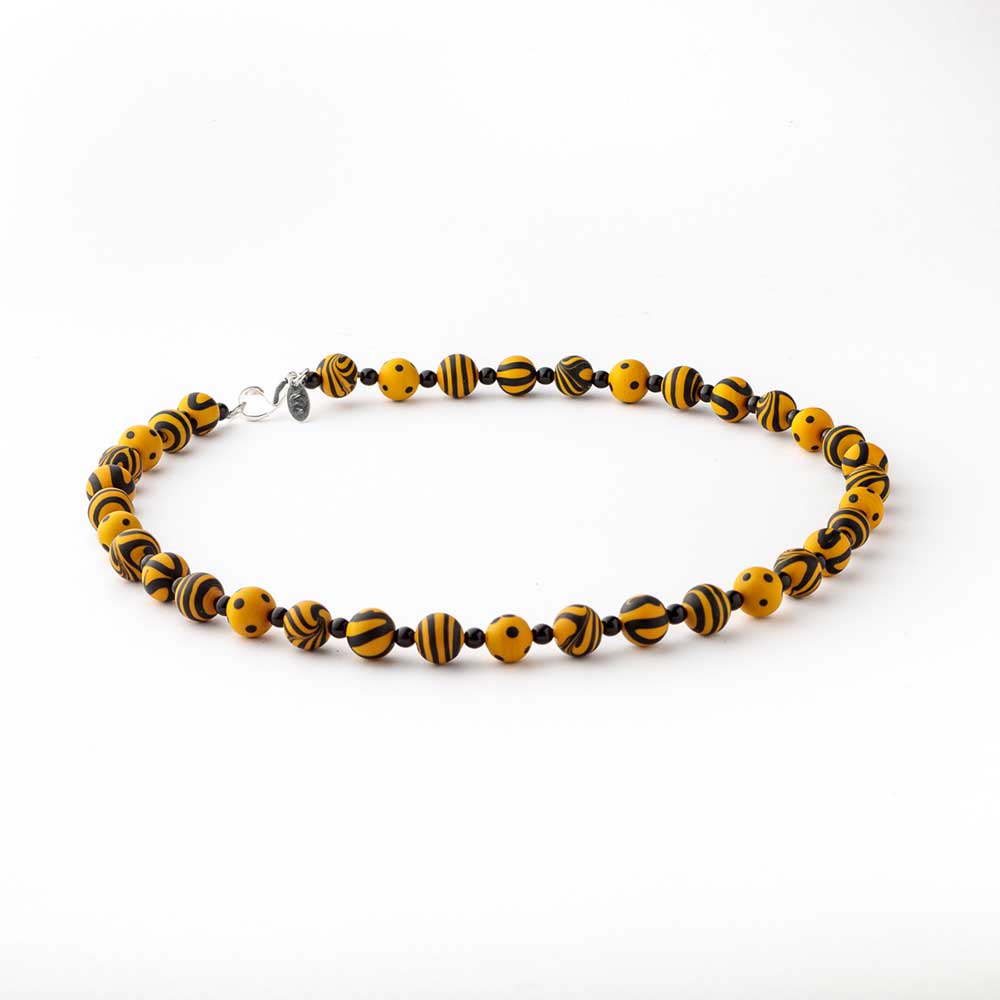 Ercole-Moretti-Venetian-Decollete-collection-collana-in-perle-in-vetro-di-Murano-pearl-glass-necklace-Grooves-202430_50_SE_1.jpg Grooves yellow Murano glass necklace 50 cm - Image 1