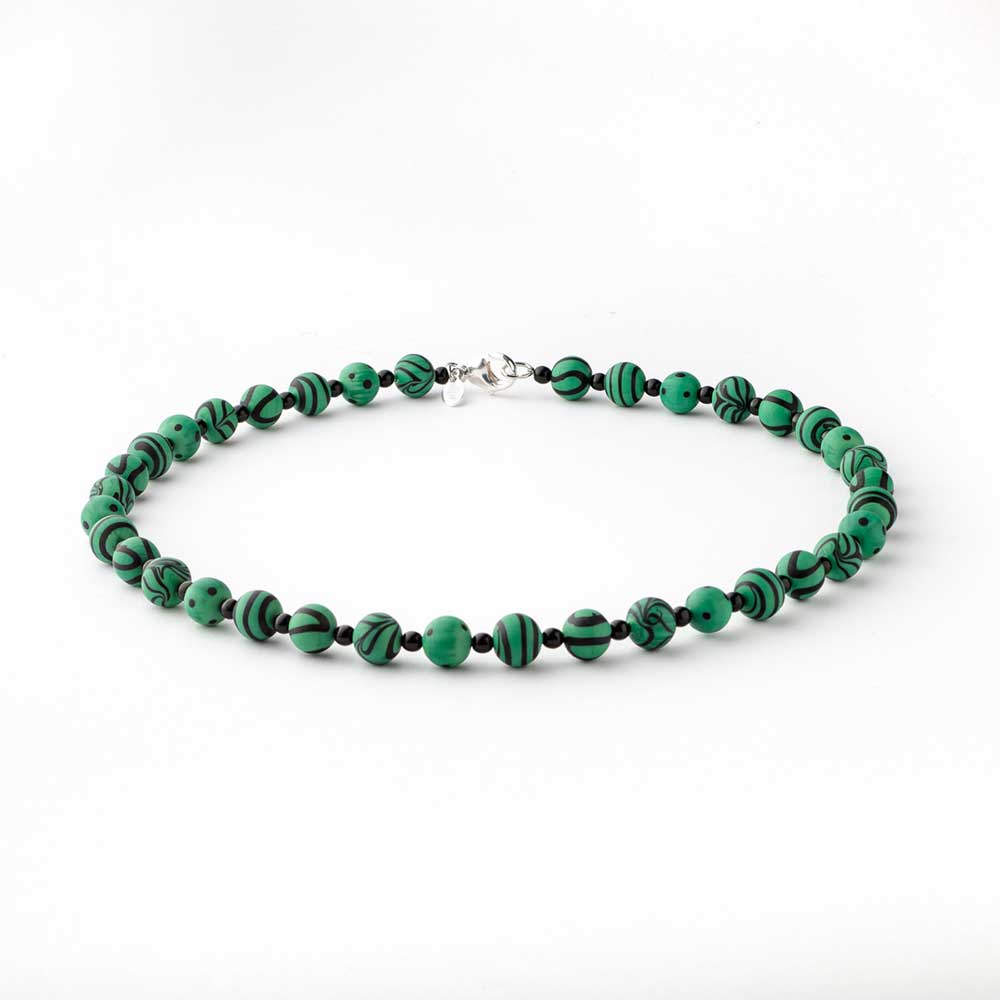 Ercole-Moretti-Venetian-Decollete-collection-collana-in-perle-in-vetro-di-Murano-pearl-glass-necklace-Grooves-202430_50_VE_1.jpg Grooves fgreen Murano glass necklace 50 cm - Image 1