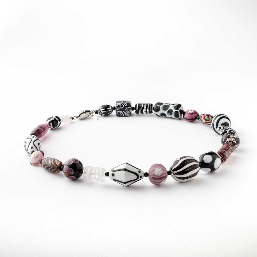 Ercole-Moretti-Venetian-Decollete-collection-collana-in-perle-in-vetro-di-Murano-pearl-glass-necklace-Melting-Pot-202120_56_W_1.jpg Collana Melting Pot bianca 56 cm - immagine 1