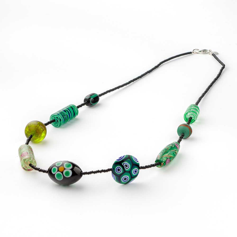 Ercole-Moretti-Venetian-Decollete-collection-collana-in-perle-in-vetro-di-Murano-pearl-glass-necklace-Ninth-Heaven-202229_70_G_1.jpg 9th Heaven green Murano glass necklace 70 cm - immagine 1