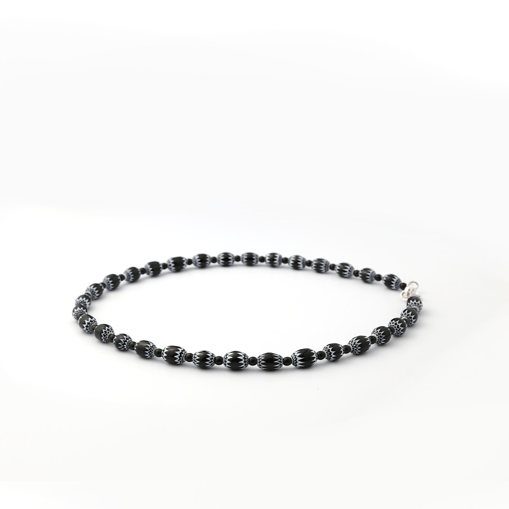 Rosetta_BK_50_2 Chevron bead necklace - Black white 50 cm - Image 1